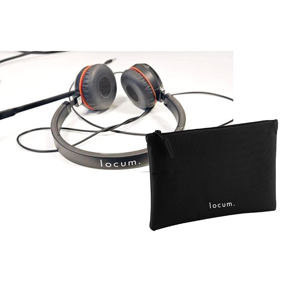 Hörlurar med tillhörande förvaringspåse